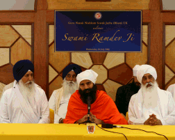 H.H. Swami Ramdevji at a Birmingham Gurudwara